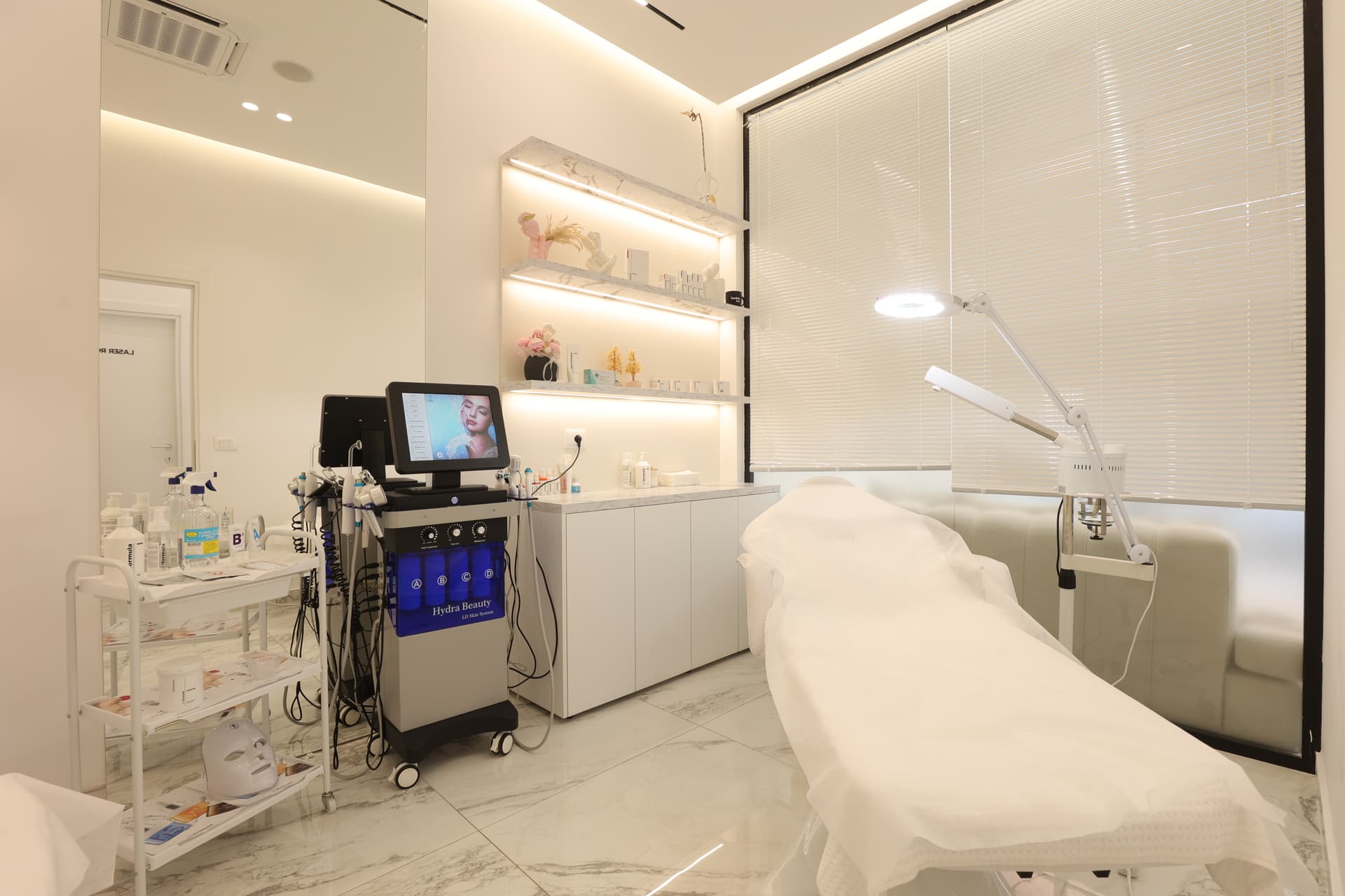 Facial Room