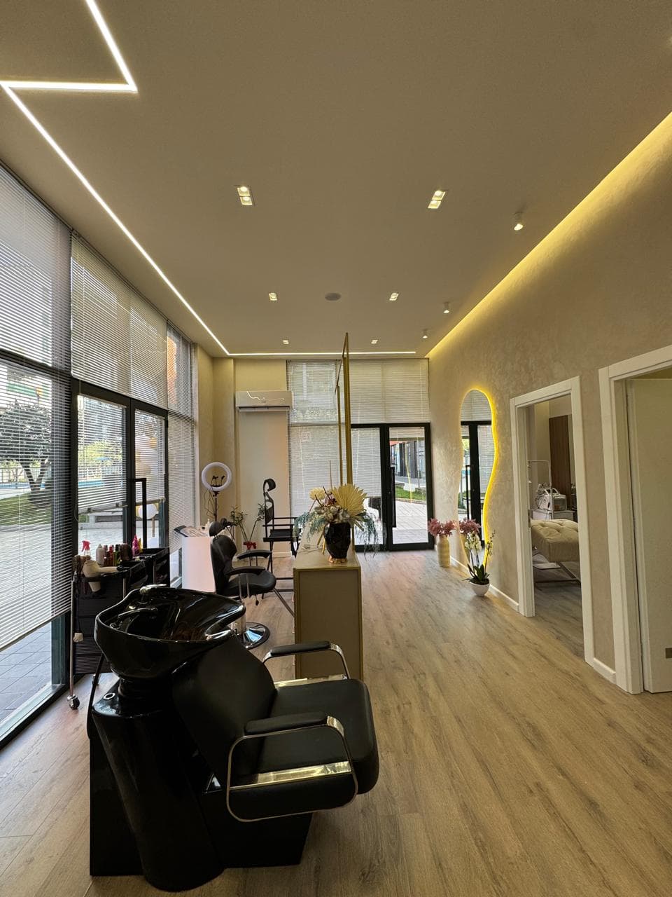 Lumina Salon